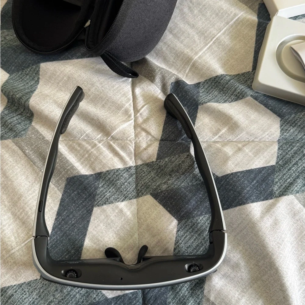 Virtual reality glasses